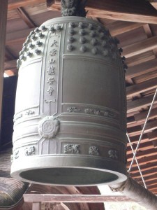 колокол храма японии