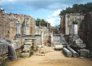 Руины мастерской Фидия, где он создавал статую Зевса